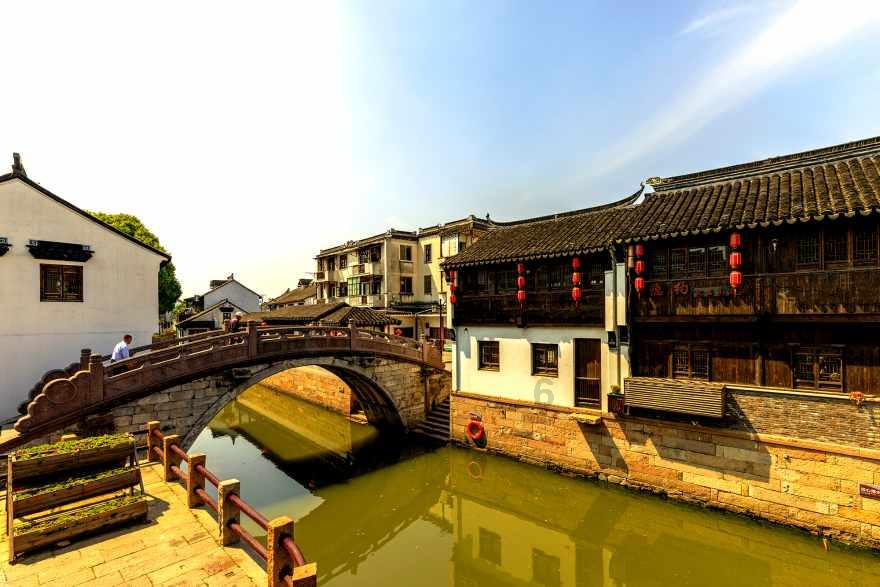 要“颜值”还是选“内在”?50名草莓“佳丽”现场PK,来看→